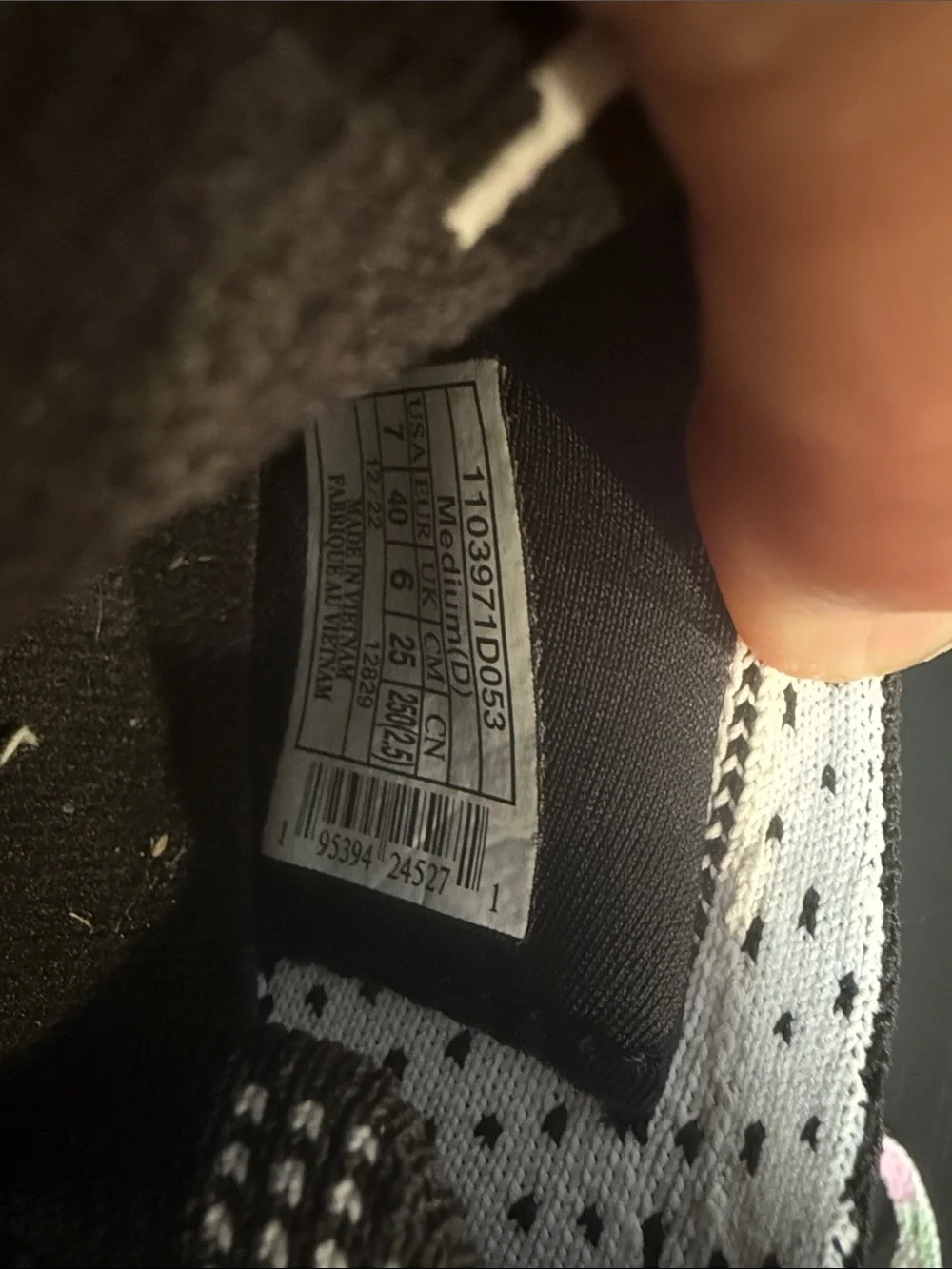 Brooks slip sneakers